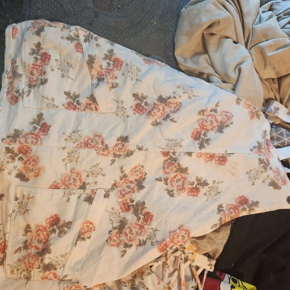 Plus Size Dresses - Picture 10 of 10